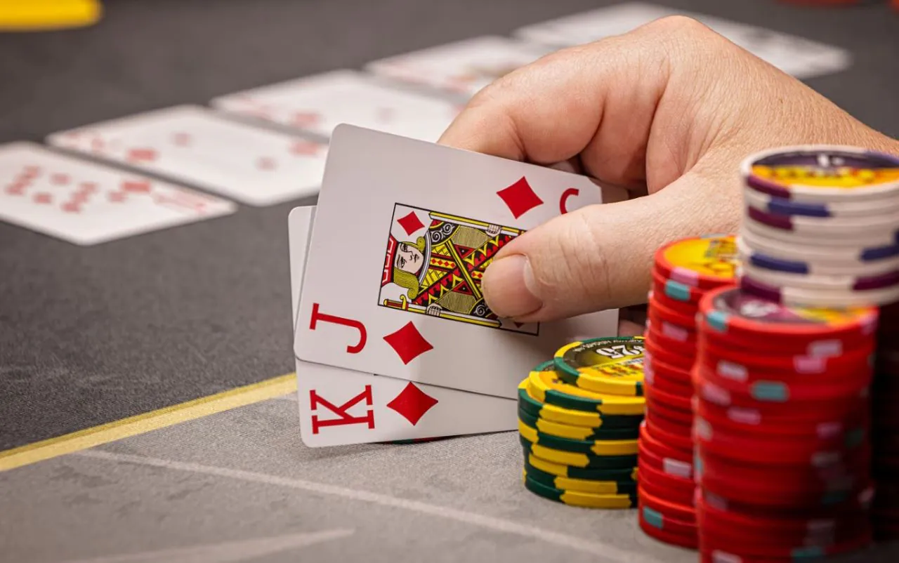 Vegas Gambler Hits Jackpot with Rare Pai Gow Poker Hand